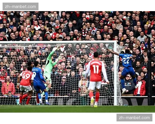 枪手爆冷负伯恩茅斯 争冠优势从9分缩至6分